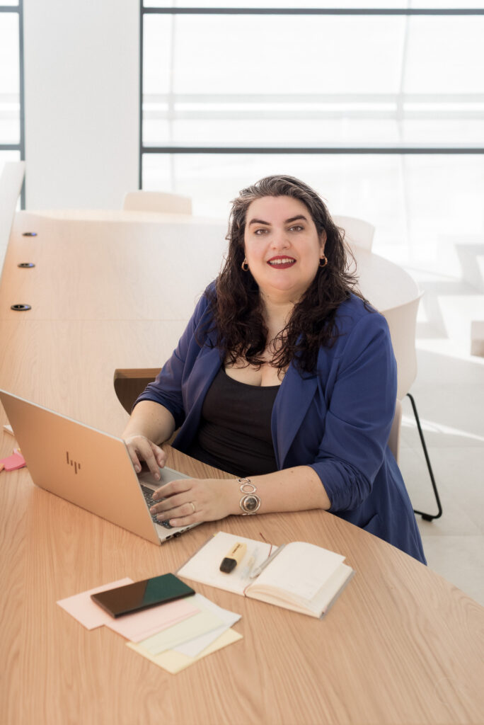María González, abogada y agente inmobiliario REMAX Marítima