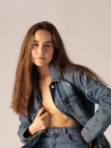 Retrato de Laura Rueda, en estilo de Moda y Belleza. Preciosa y prometedora modelo malagueña. @baptiste_peiro peirophoto.com