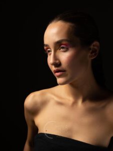 Retrato de Laura Rueda, en estilo de Moda y Belleza. Preciosa y prometedora modelo malagueña. @baptiste_peiro peirophoto.com